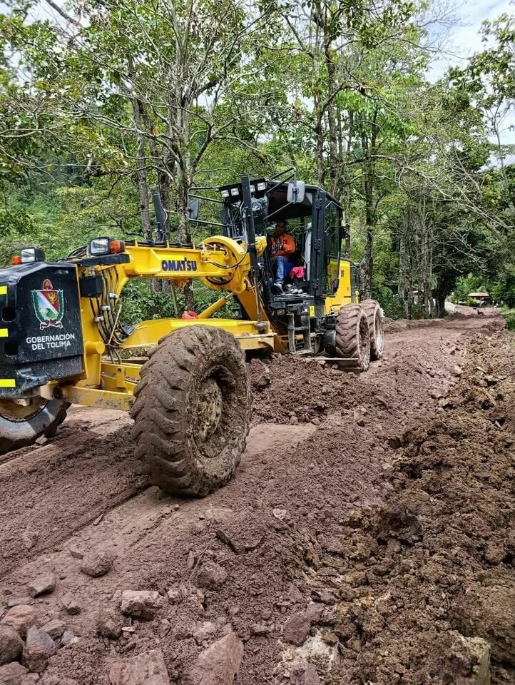 La unión hace la fuerza para mejorar vías en Los Andes, al sur del Tolima