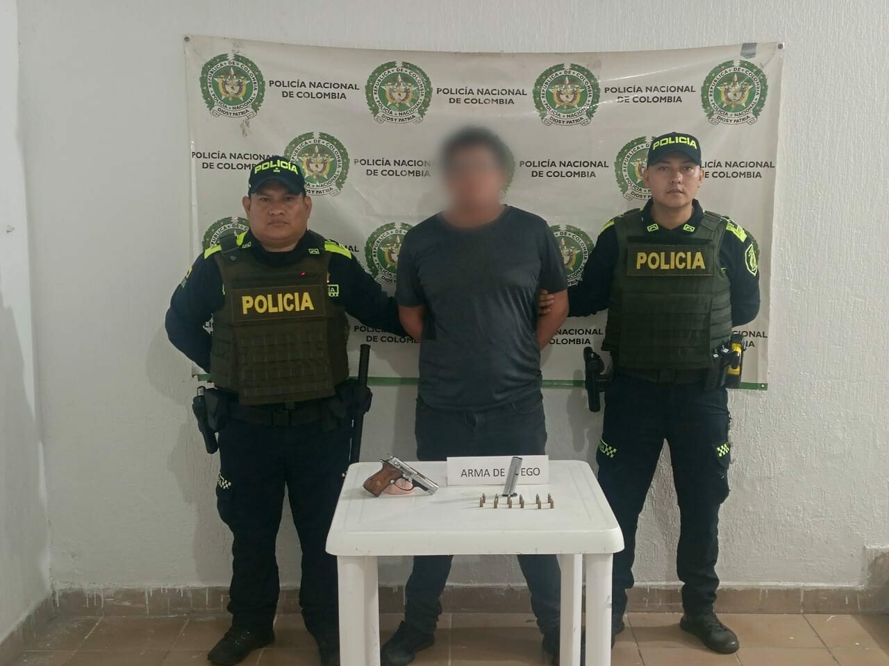 Apresan a Hombre con Pistola Ilegal en Operativo Policial en Coyaima