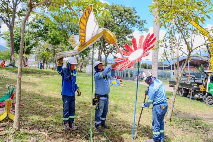 Arranca el montaje del alumbrado navideño en el Parque Deportivo