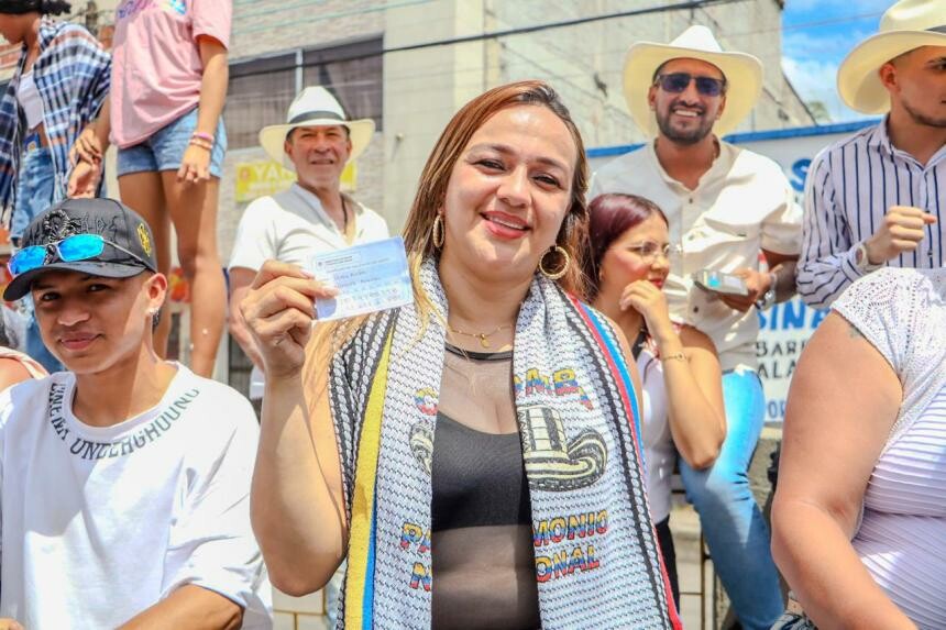 Verifican carné de vacunación contra fiebre amarilla durante desfile de San Juan