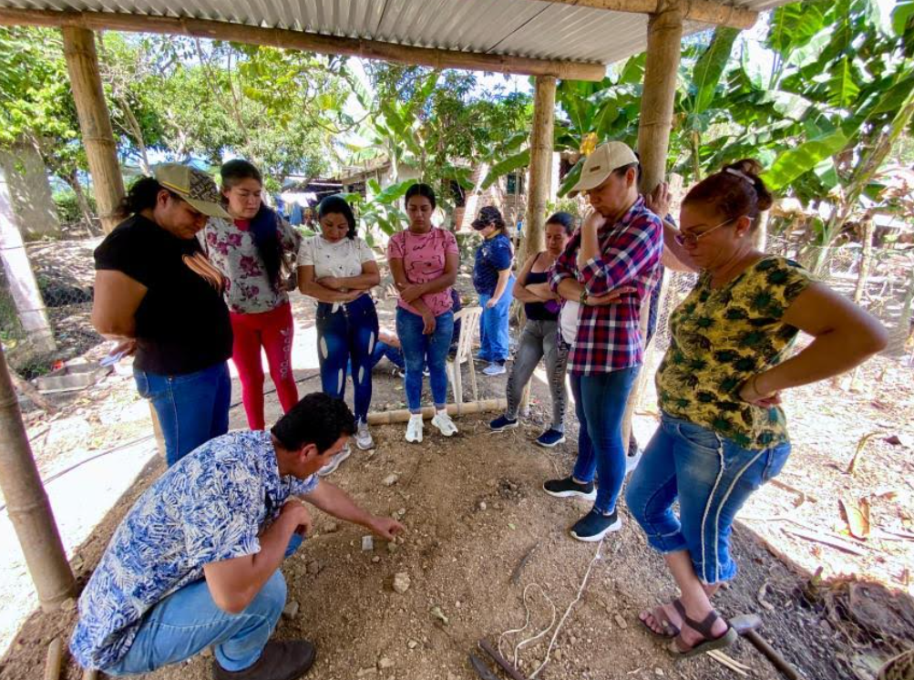 Capacitan a beneficiarios del proyecto ‘Chicken Tractor’ en zonas rurales de Ibagué