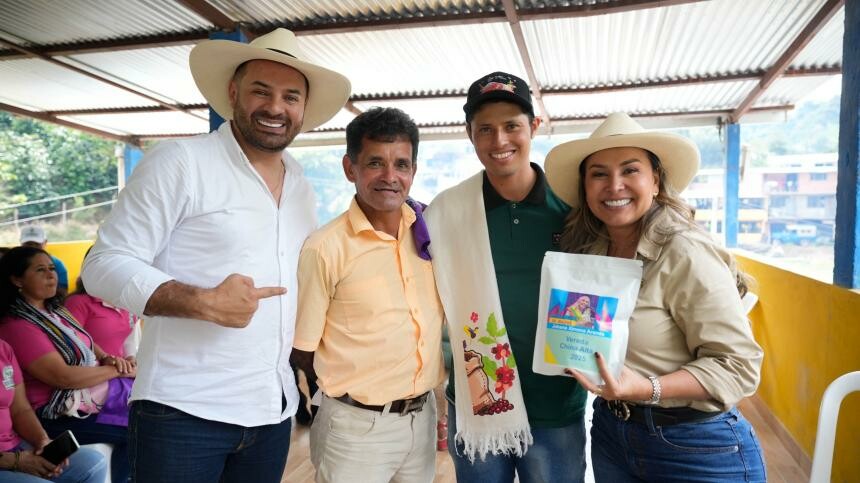 China Alta recibe pavimentación y murales para impulsar turismo local