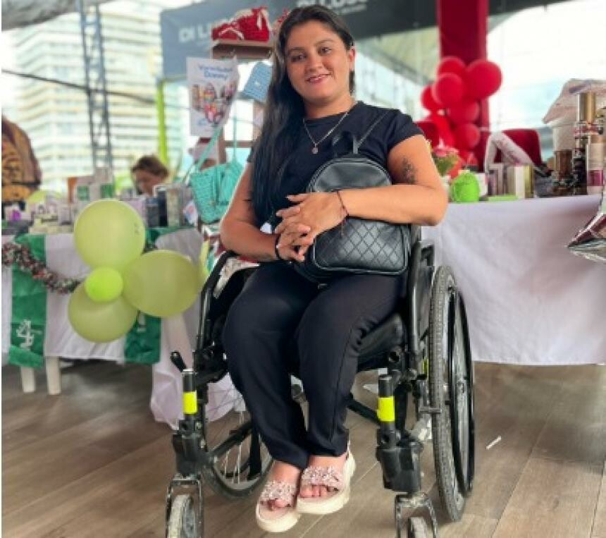 Ciudadana con discapacidad accede a empleo formal tras feria ‘Ibagué Sin Barreras’