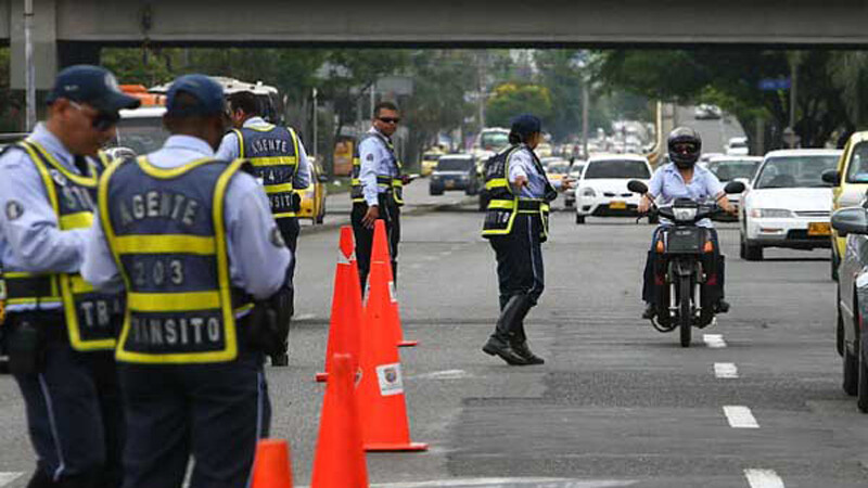 106 comparendos hicieron el fin de semana, Agentes de tránsito en Ibagué