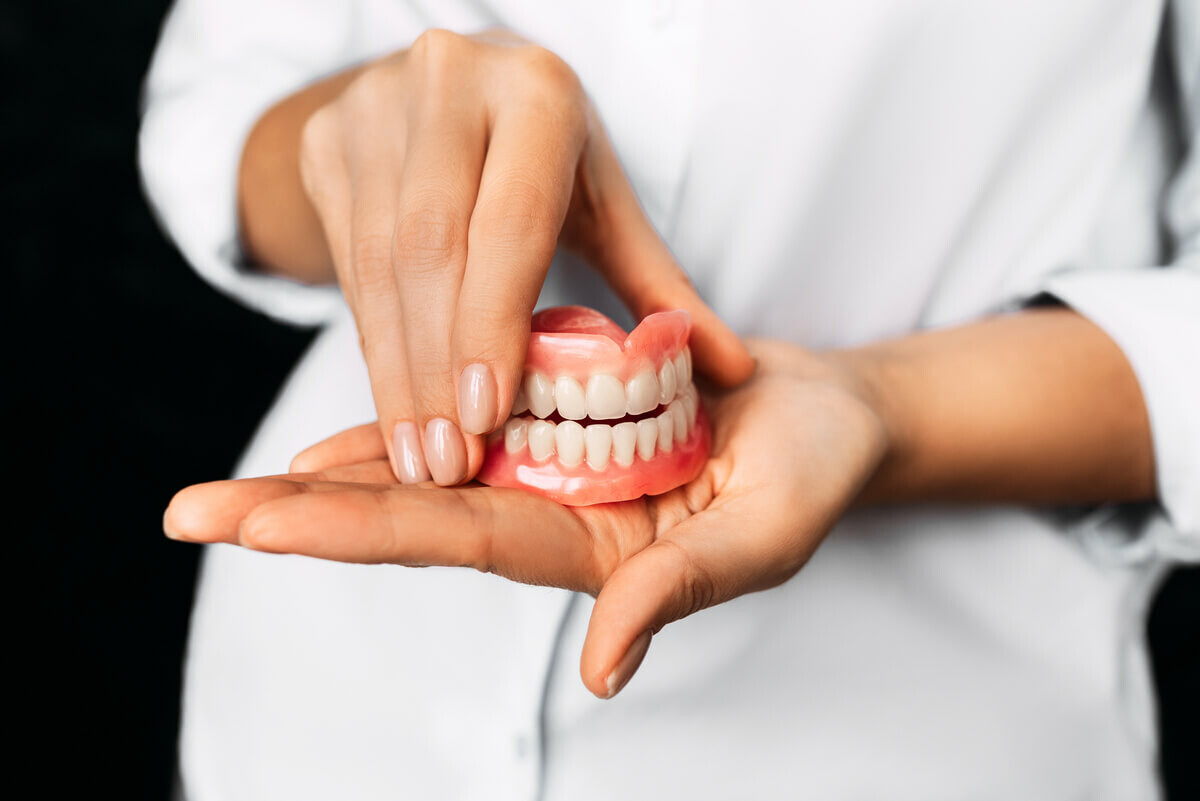 Una sonrisa vale más que mil palabras, campaña qué devuelve dientes