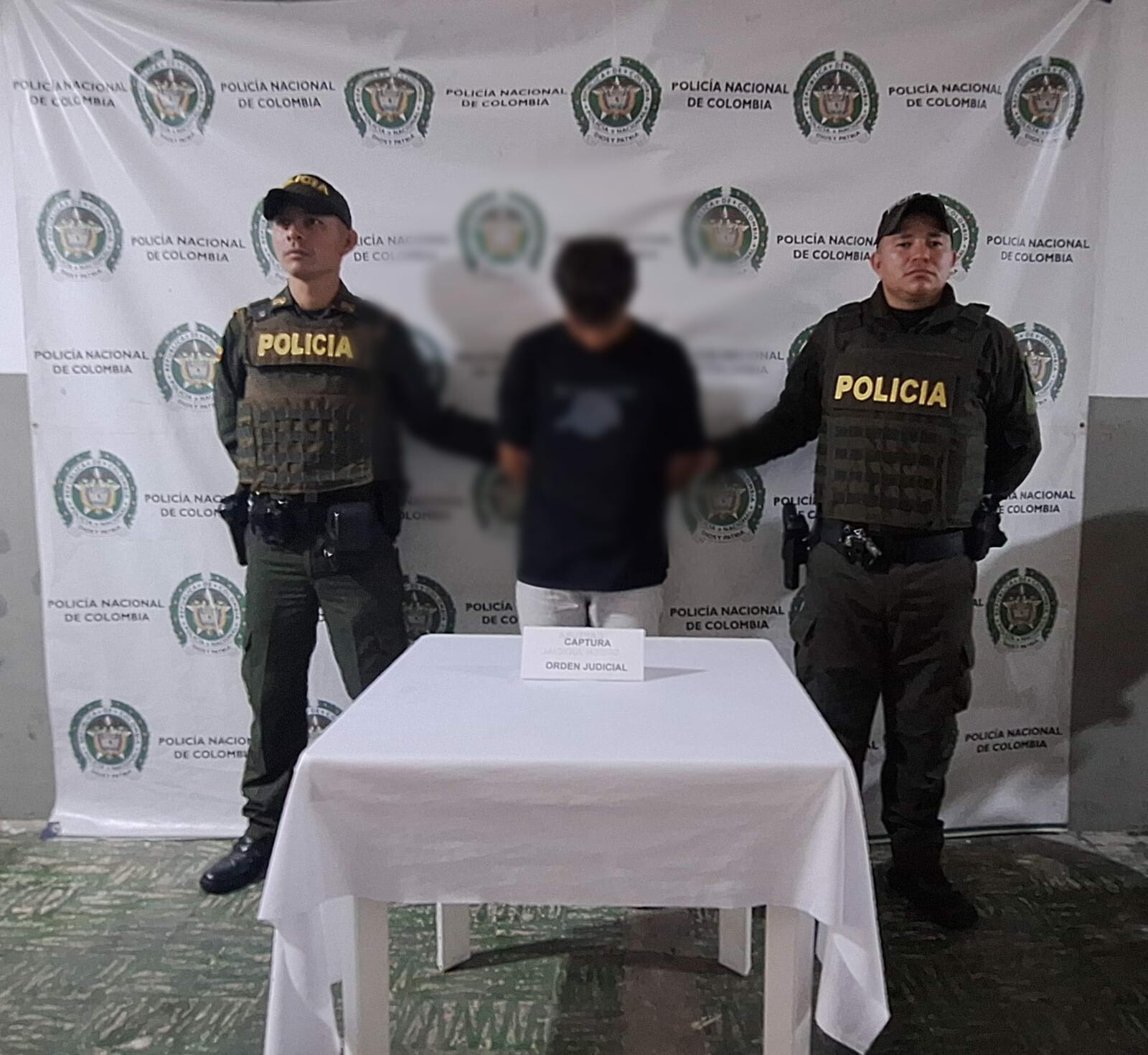 El detenido tenía una orden de captura vigente emitida por un juzgado ...
