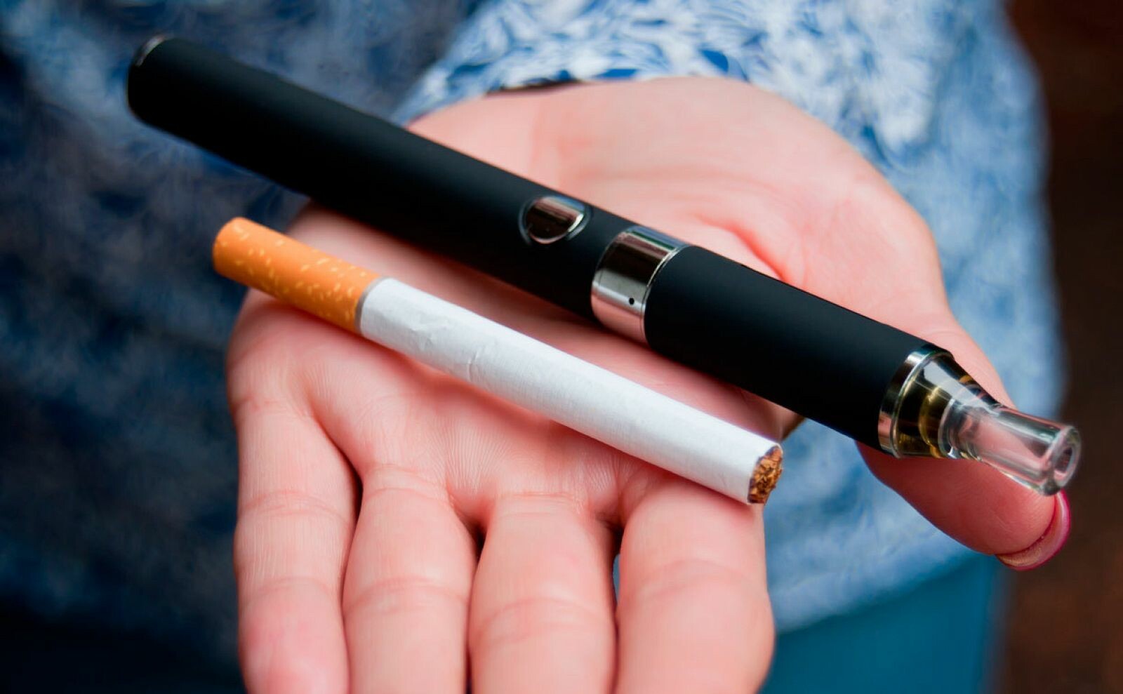 Tabacaleras estarían metiendo la mano en debate del cigarrillo electrónico