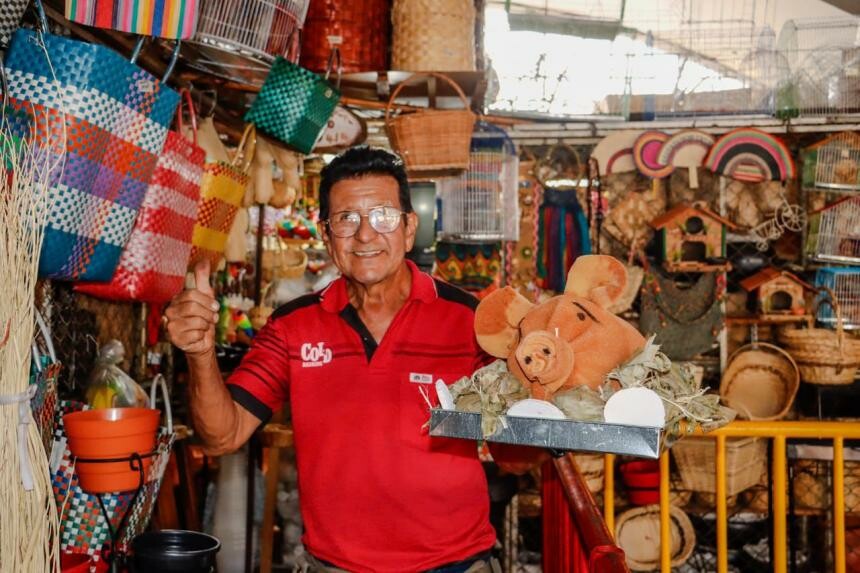 En el tercer piso del centro de acopio se encuentra el pabellón de artesanías con piezas tradicionales de distintas regiones del país