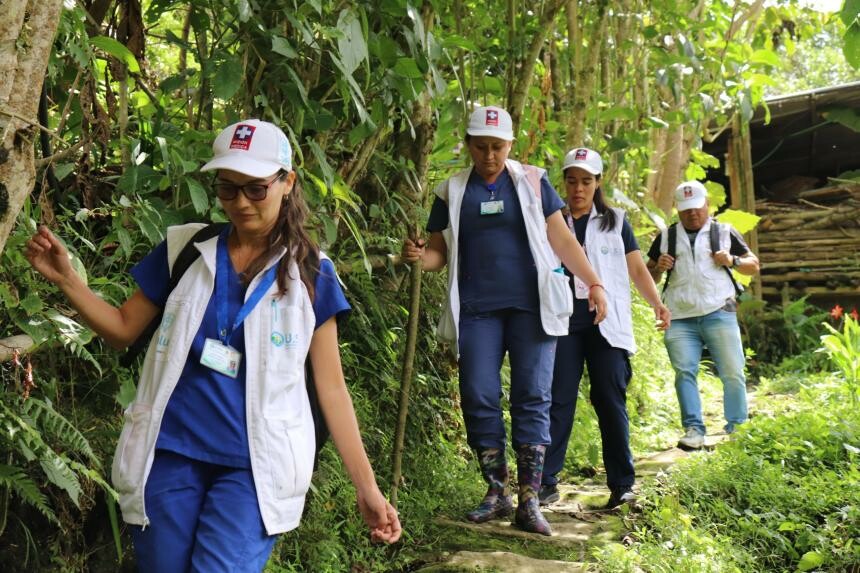 Equipos de salud visitan hogares urbanos y rurales para atención primaria