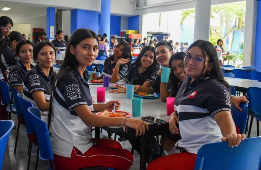Estudiantes de Ibagué reciben menú navideño en colegios oficiales