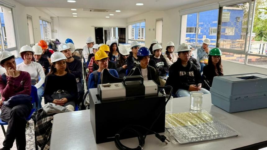 Estudiantes recorren planta del IBAL y conocen proceso de potabilización