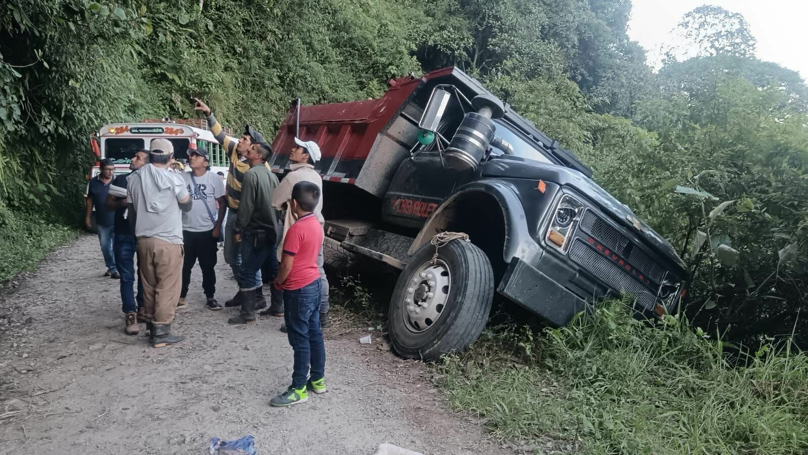 Accidente de volqueta en Las Hermosas