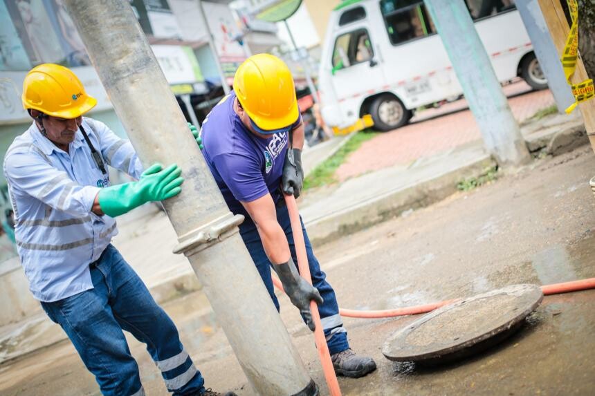 IBAL advierte riesgo de taponamientos por acumulación de basura en alcantarillado