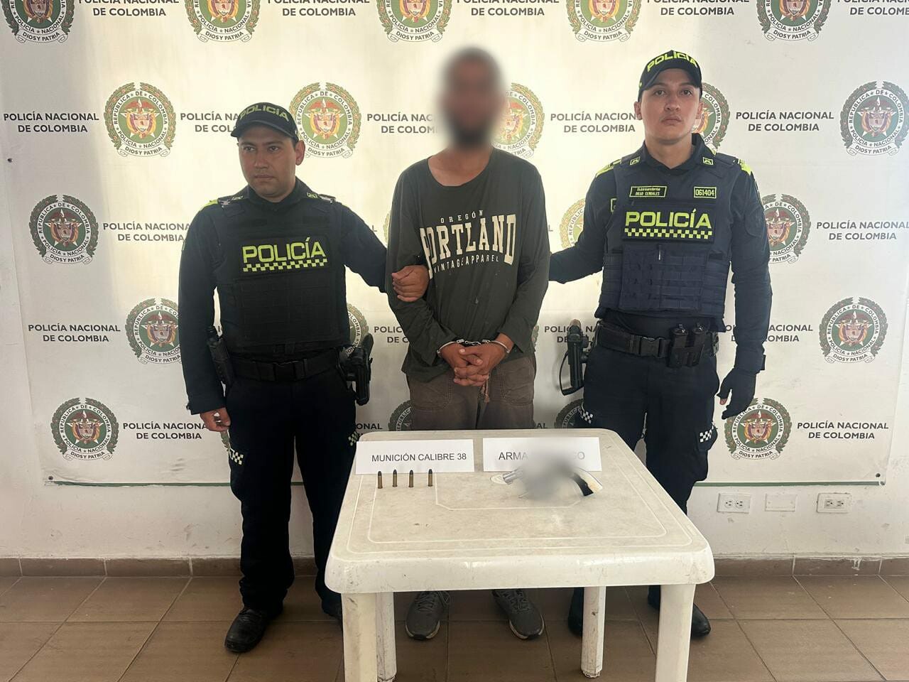 Incautación de arma en vía nacional del sector Changay
