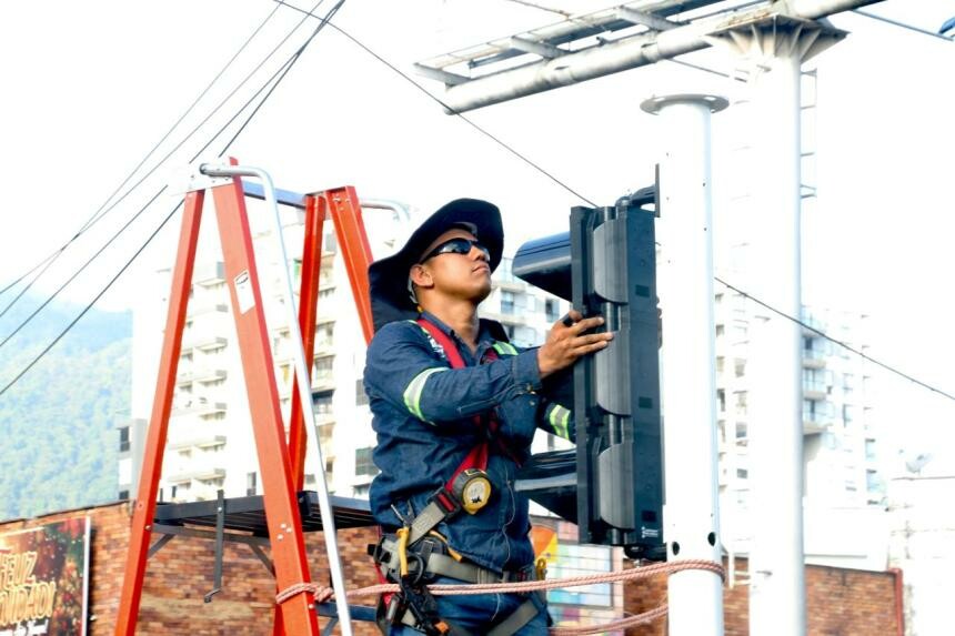 Se inicia la renovación de 34 intersecciones semafóricas en vías principales