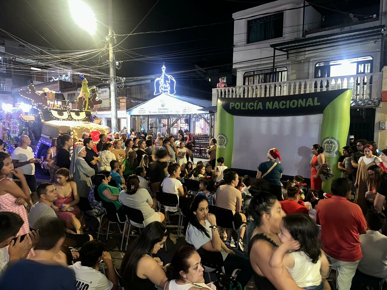 Policía de Ibagué realiza caravana navideña en medio de operativos de convivencia