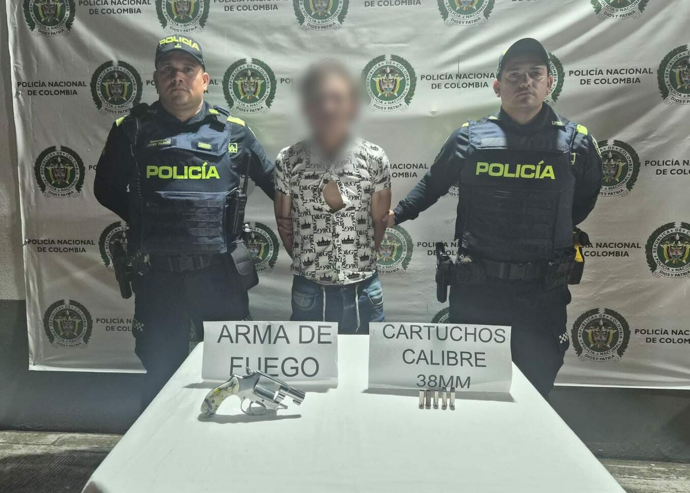 Capturan a hombre armado tras detonaciones en pleno centro de Rovira