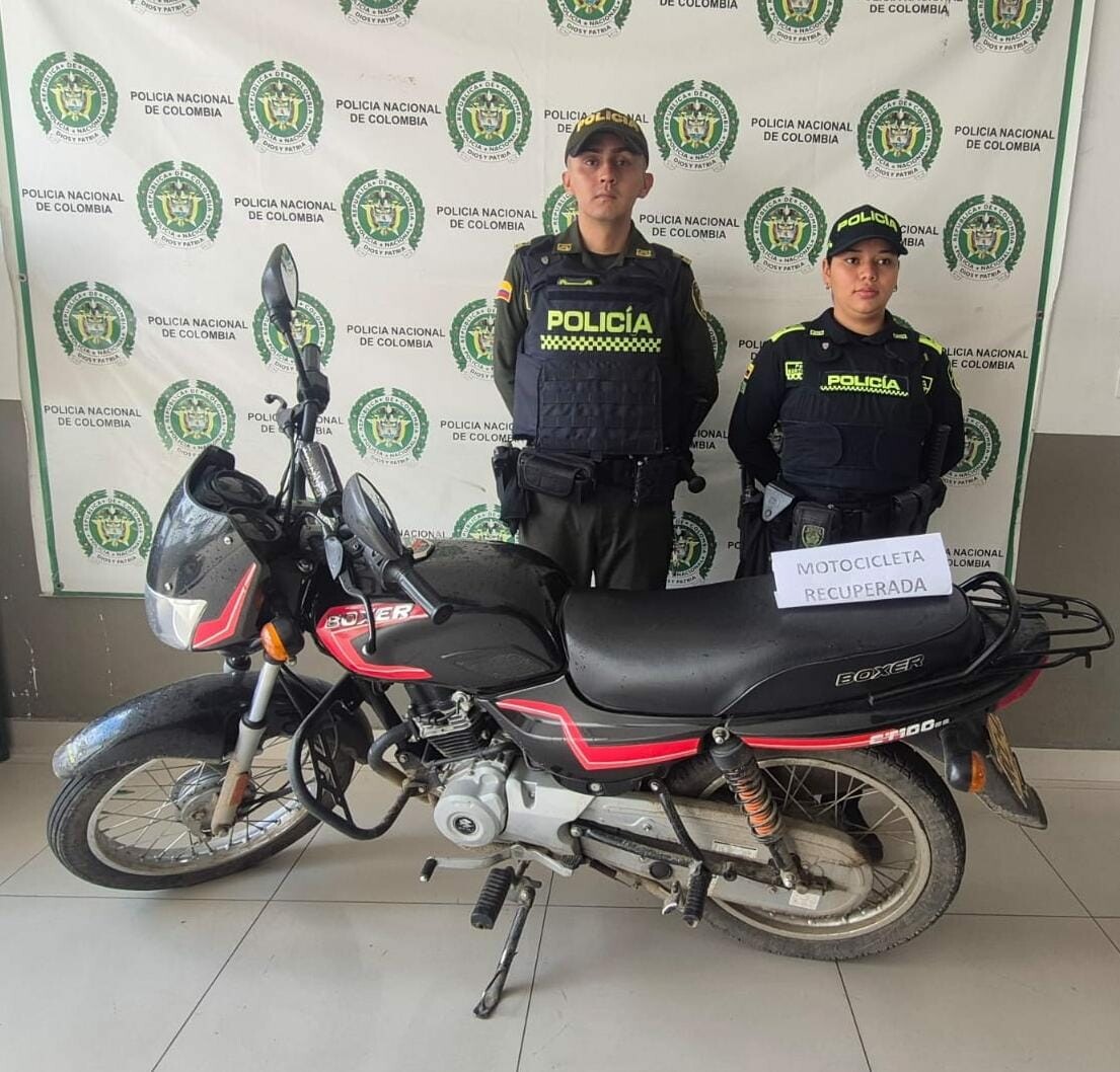 Motocicleta requerida por la Fiscalía fue hallada abandonada en pleno centro del Líbano