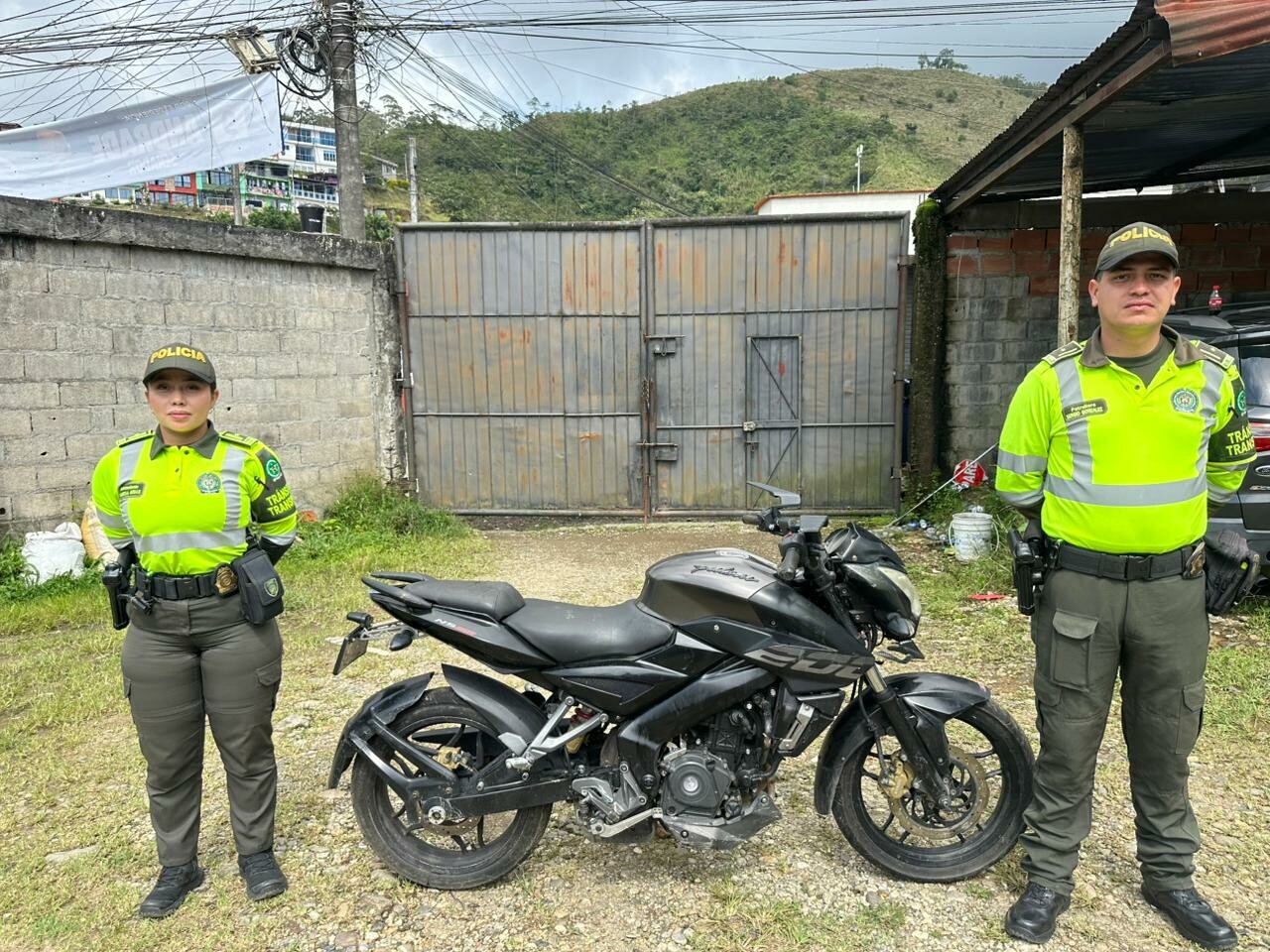 Motocicleta robada en Bogotá reaparece en vía del norte del Tolima