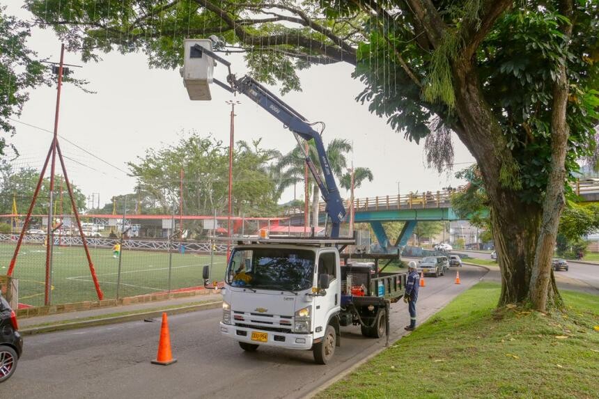 Avanza el desmonte del alumbrado navideño en Ibagué