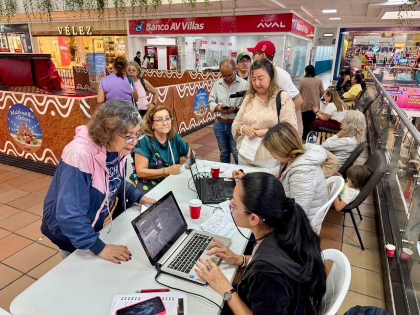 Ciudadanos pueden reclamar factura del Predial en puntos móviles