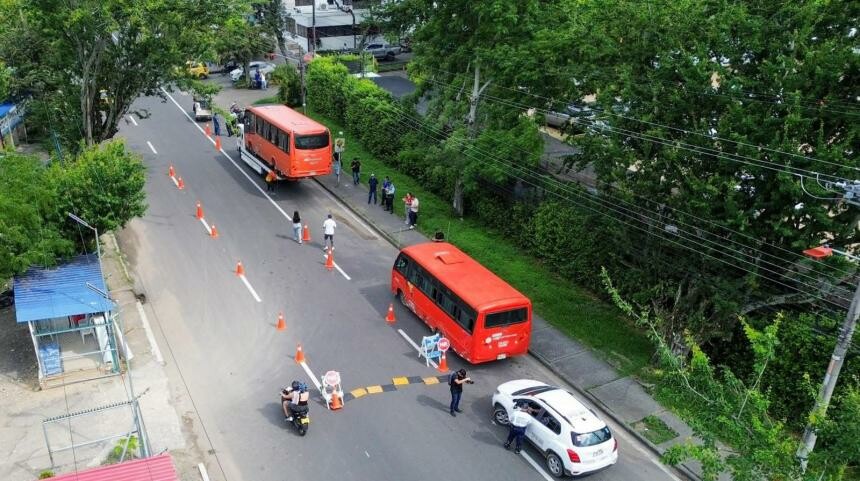 Habilitan línea de WhatsApp para reportar fallas en buses