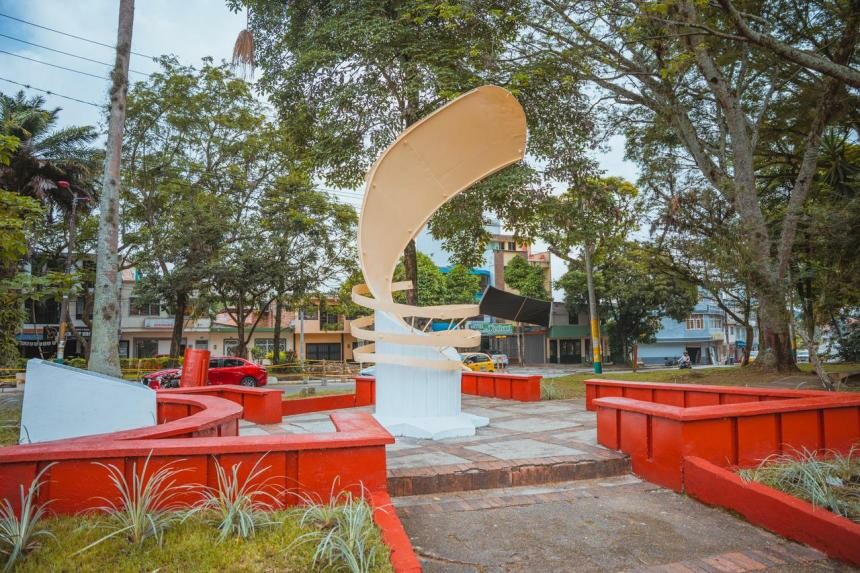 Monumento a los Periodistas en Ibagué recibe mantenimiento