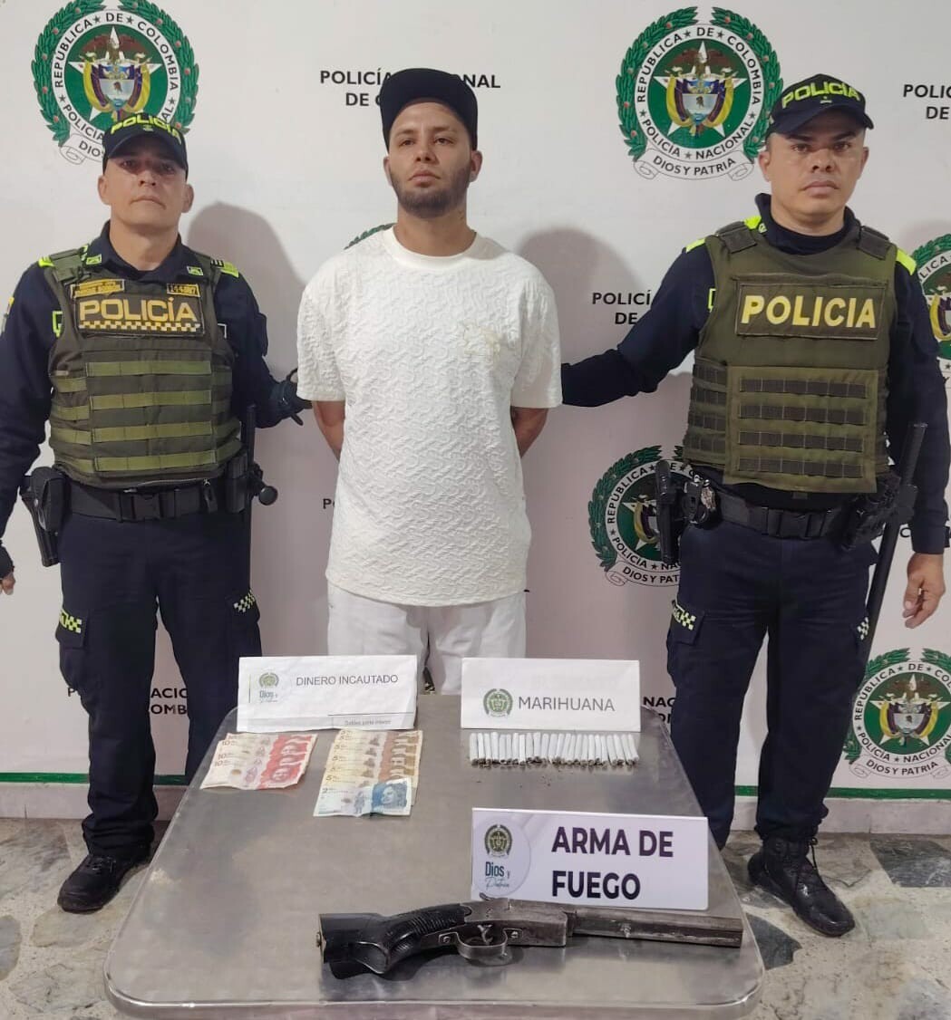 Capturan a alias “Farruko” por porte ilegal de armas y drogas