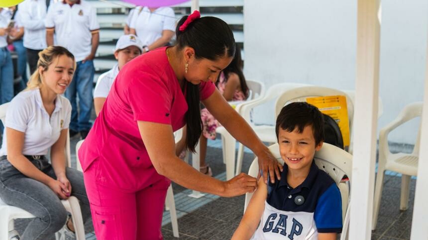 Inician jornadas de vacunación contra el dengue en Ibagué