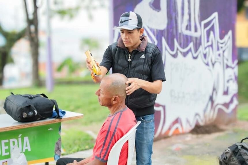 Jornada atiende a 100 habitantes de calle en Parque Galarza