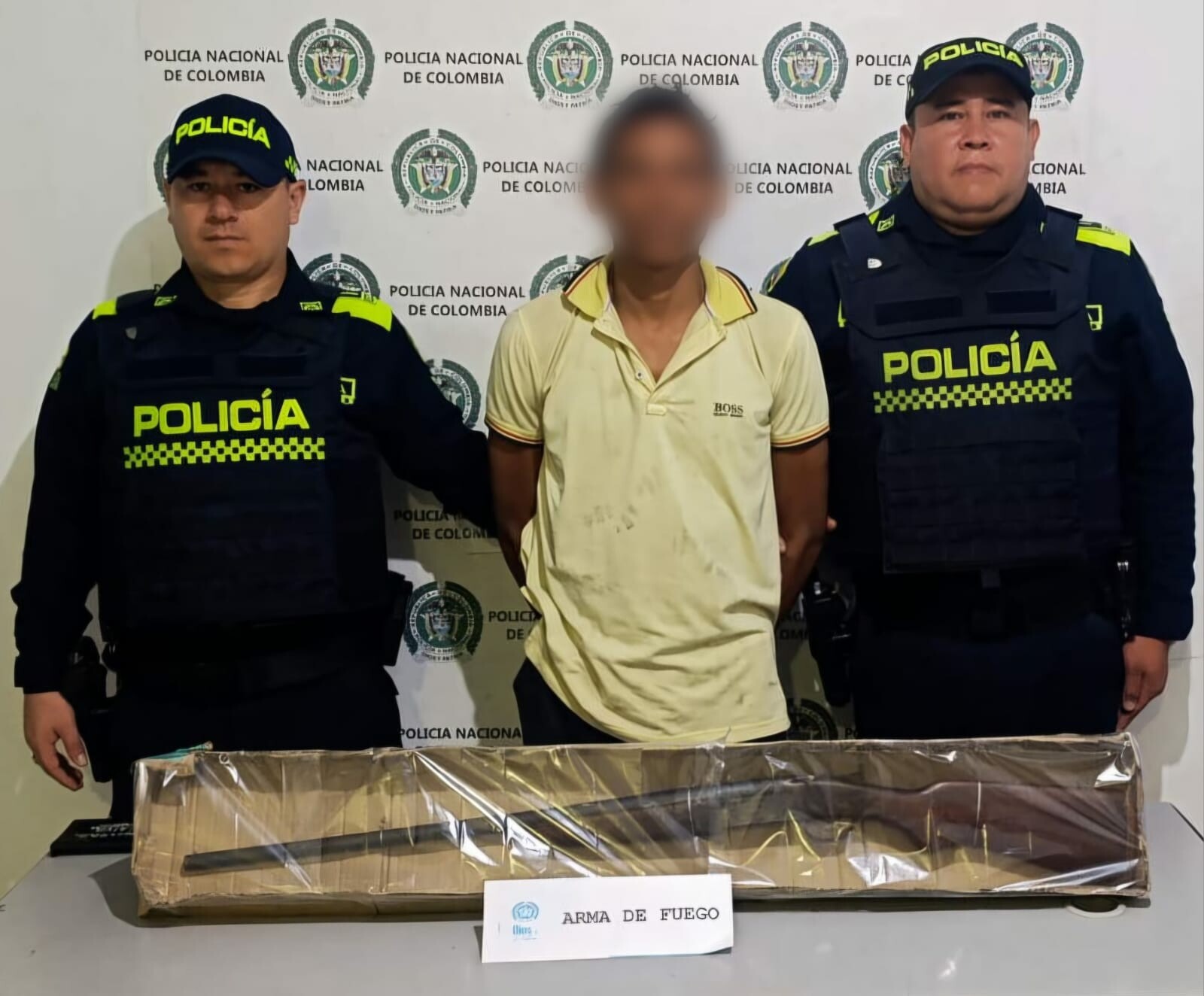 Capturan a hombre con escopeta en barrio Los Mártires