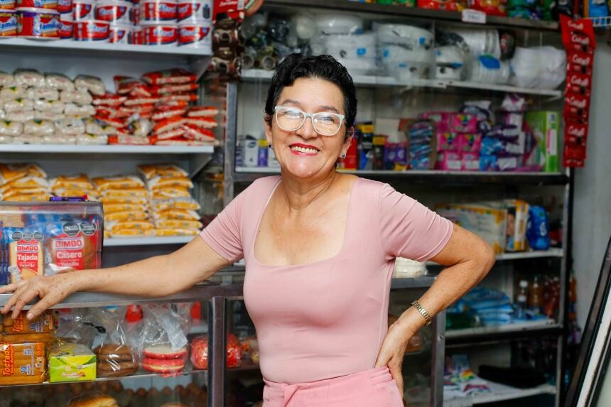 Madre e hija impulsan negocios con microcréditos