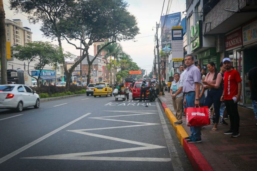 Plan piloto de paraderos en la Quinta deja sanciones por mal parqueo