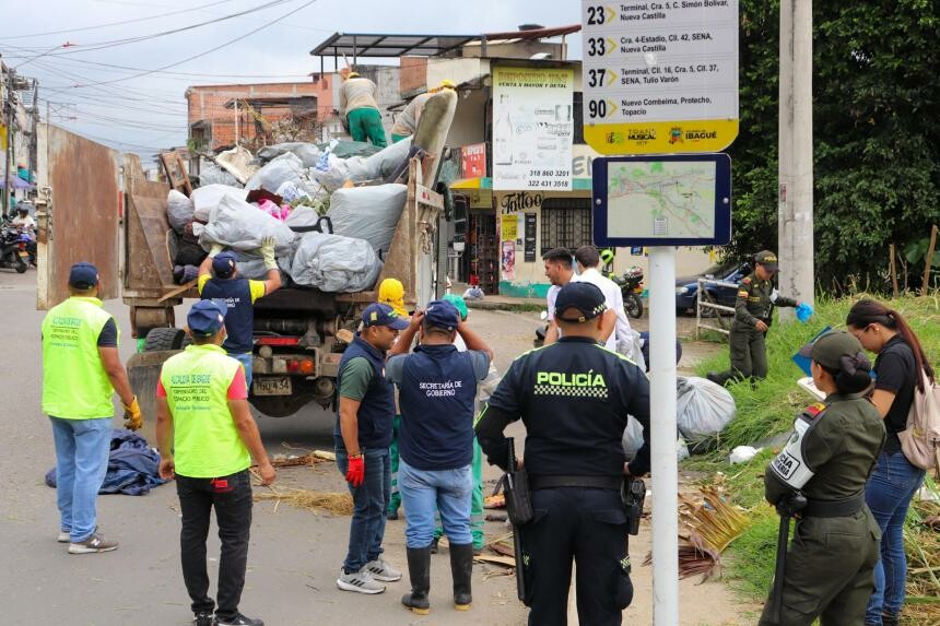 Retiran más de seis toneladas de basura en parque de la comuna 8
