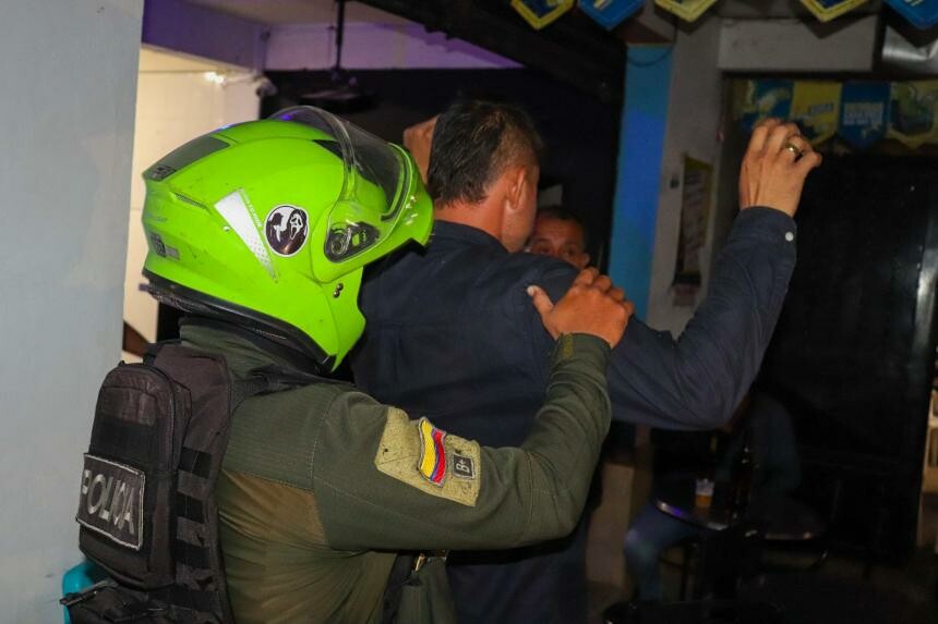 Operativos dejan armas, droga y moto incautada en puente festivo