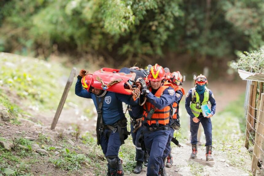 Simulacro revela riesgos en puente de Villa Restrepo