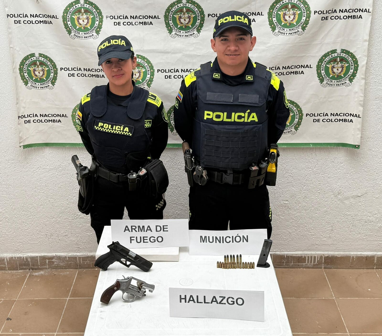 Huyen y abandonan armas cargadas en zona rural de Coyaima