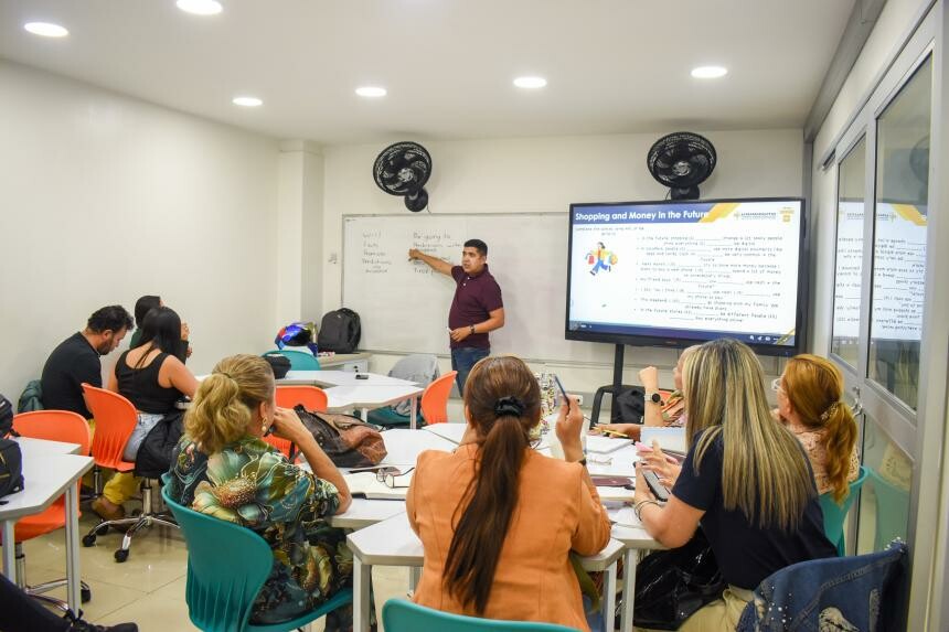 Docentes de Ibagué reciben formación en inglés y didáctica
