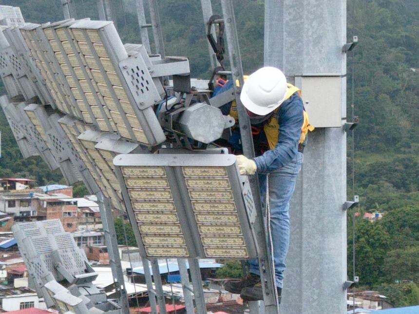 Intervienen iluminación del Murillo Toro tras fallas técnicas