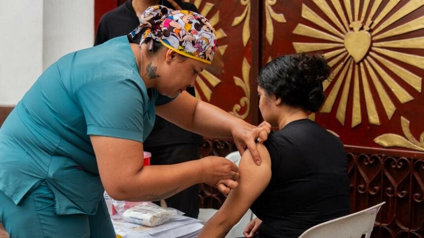 Vacunación contra fiebre amarilla se activa en el Panóptico