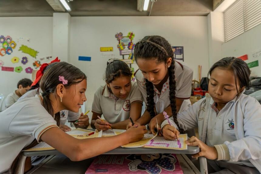 Jornada pedagógica a 100 estudiantes del totumo sobre la historia del Tolima y el Museo Panóptico
