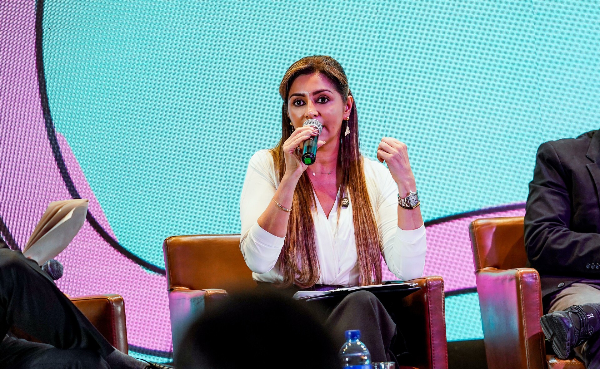 Atentado a bus en Cauca deja muertos y heridos