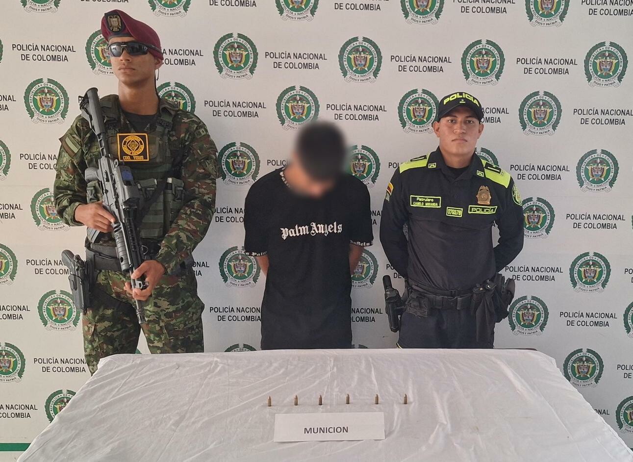 Detienen a hombre con cartuchos de guerra en plena zona urbana de El Espinal