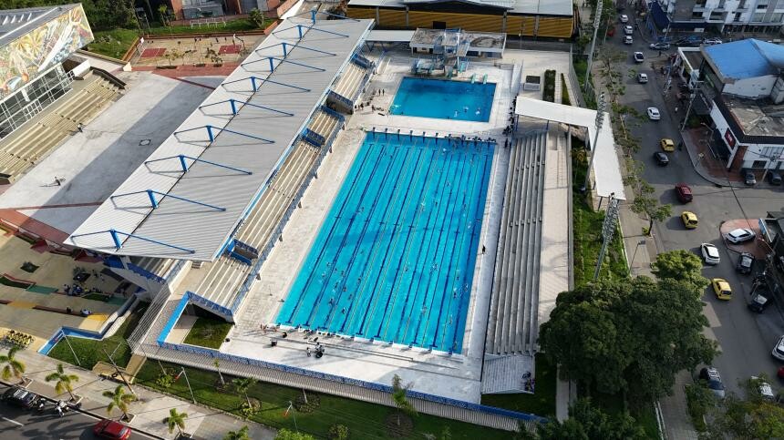 Piscinas de la 42 cumplen un año con alta demanda deportiva