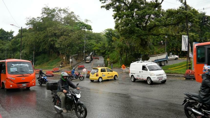 Intervención vial cierra accesos clave en barrio Topacio