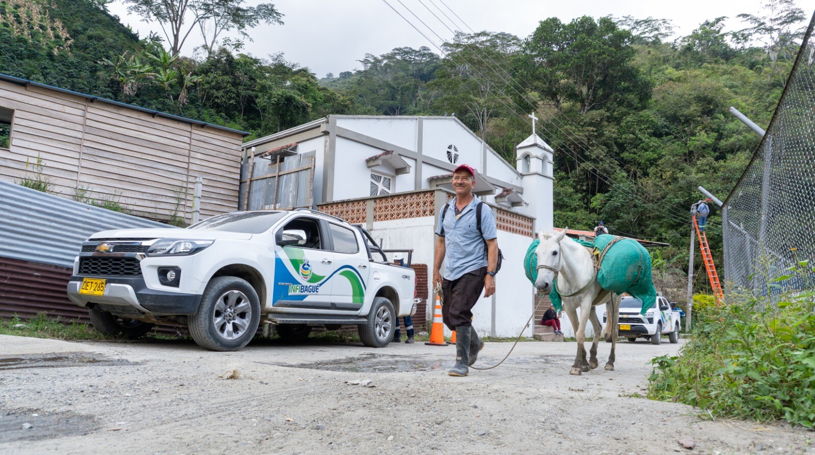 Renuevan alumbrado rural con tecnología LED en Dantas y Laureles