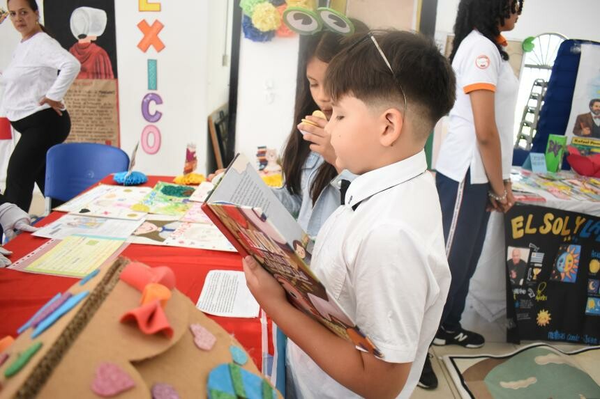 45 colegios exponen nivel de lectura en jornada educativa