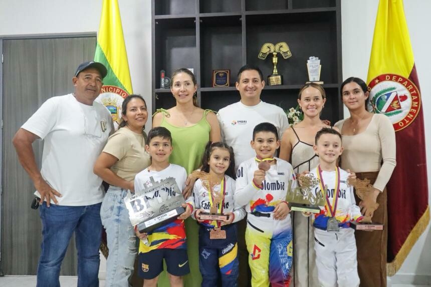 Bicicrosistas ibaguereños se destacaron en torneo continental de BMX