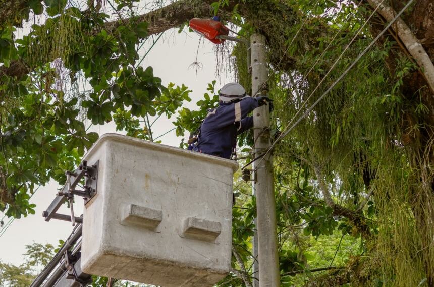 Luces nuevas, mismos riesgos en zonas oscuras de la comuna 7