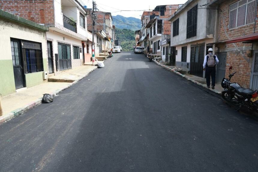 Calles rotas del Gaitán entran en obras tras tres décadas de espera